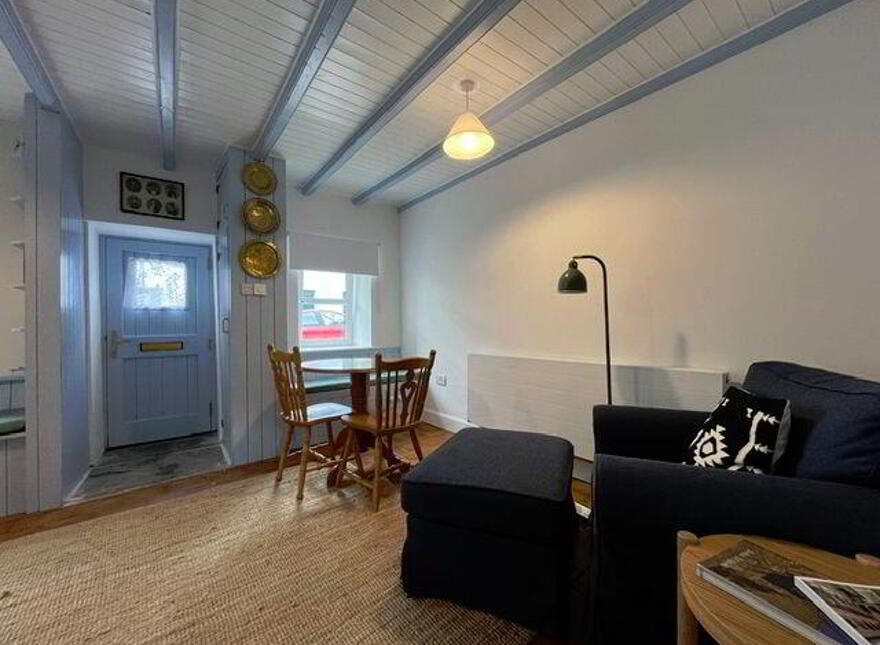 2 Pier Road, Schull, P81A336
