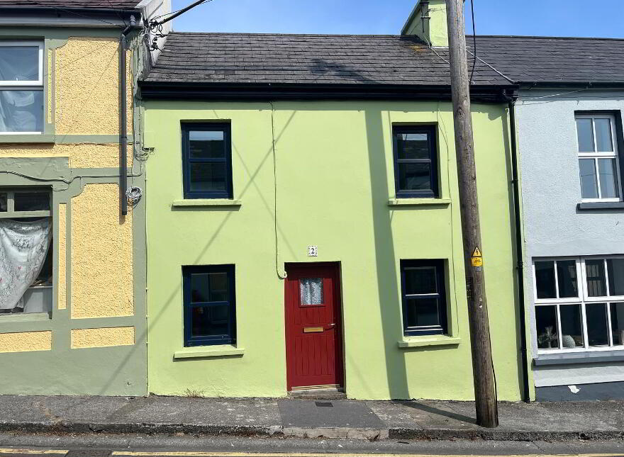 2 Pier Road, Schull, P81A336