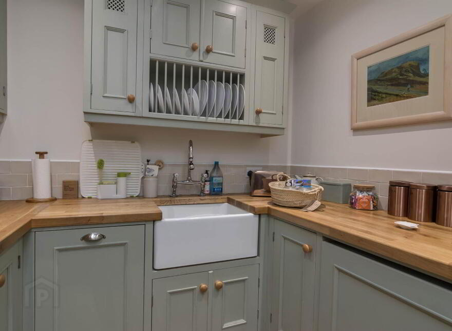 12 Arthur Street, Hillsborough, BT26 6AP