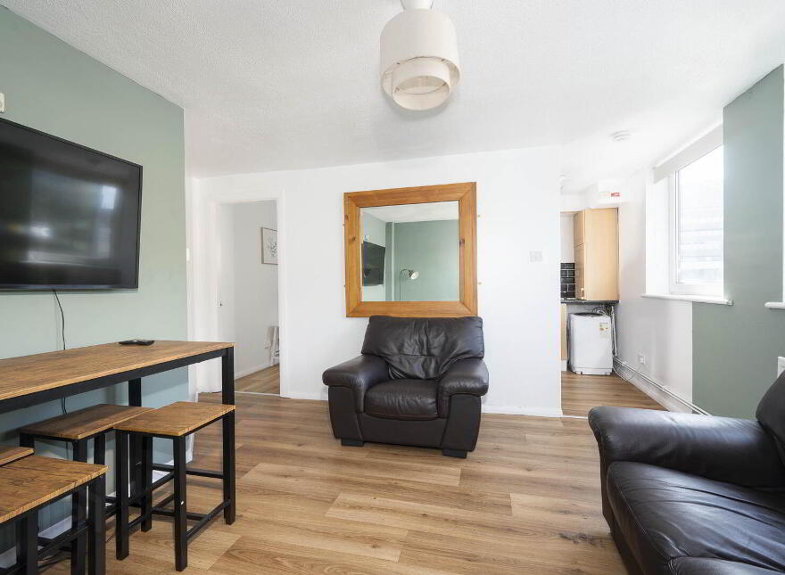 305 Bradbury Court, Belfast, BT9 7JL