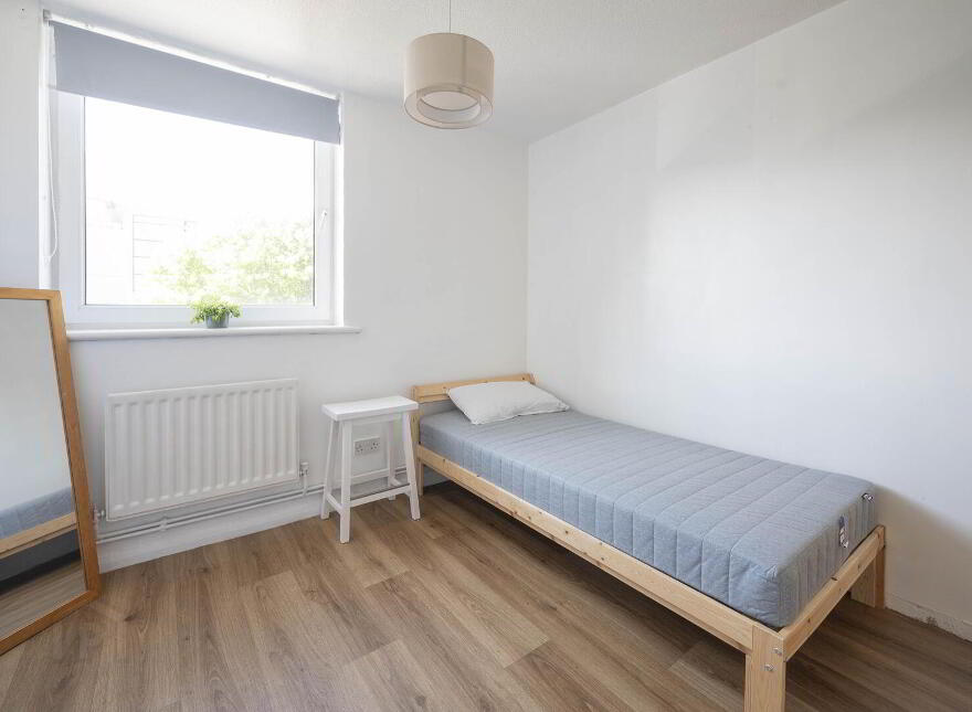 305 Bradbury Court, Belfast, BT9 7JL