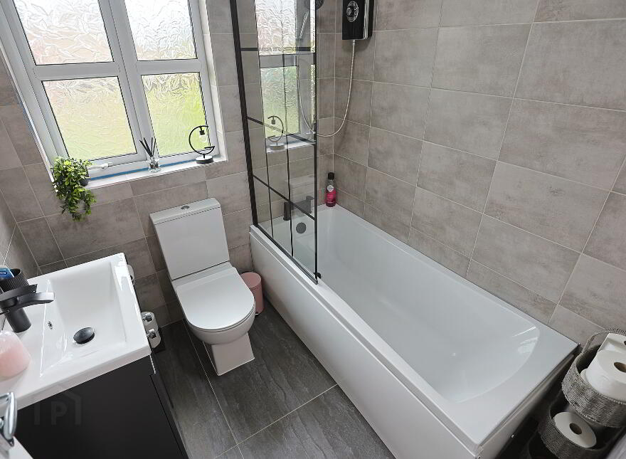 43 Avondale Manor, Craigavon, BT64 1AE
