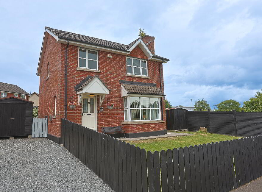 43 Avondale Manor, Craigavon, BT64 1AE photo