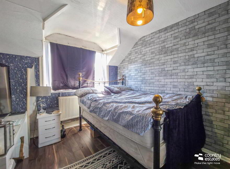 706 Antrim Road, Belfast, BT15 5GQ