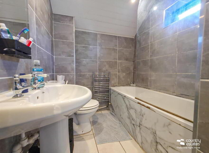 706 Antrim Road, Belfast, BT15 5GQ
