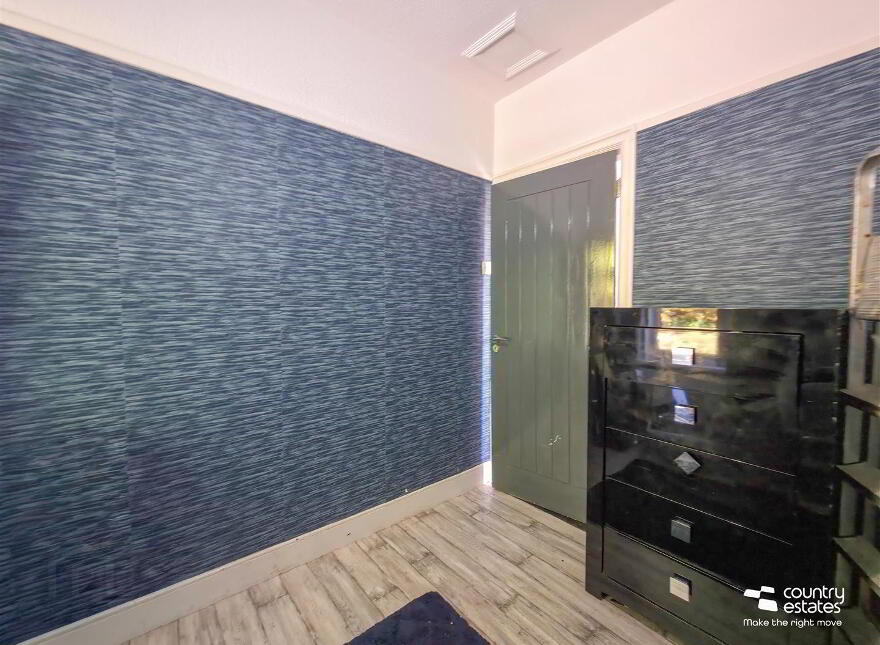 706 Antrim Road, Belfast, BT15 5GQ