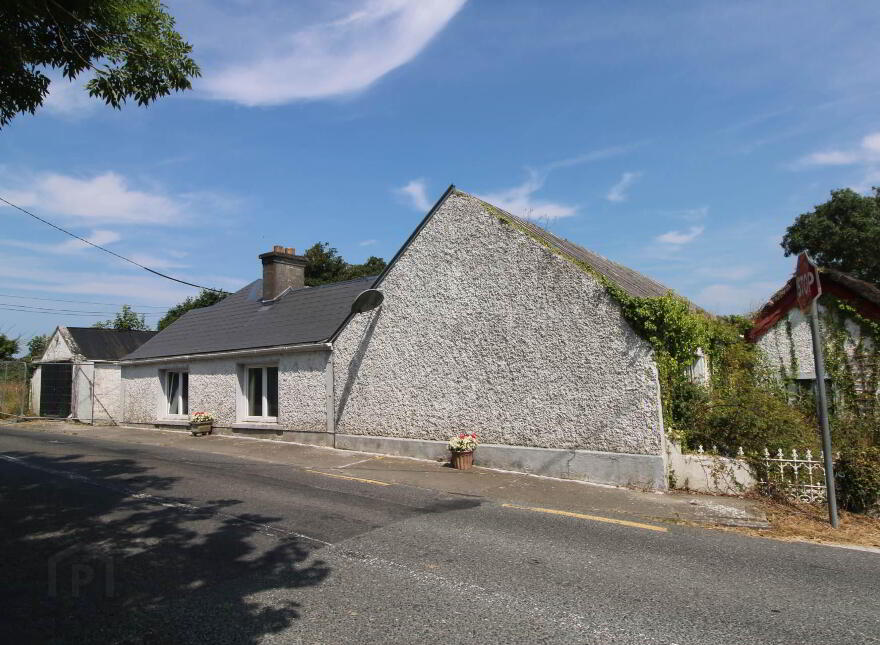 Nalagiri House ( Site) & Refuge Cottage, Firmount, Carrigahorig, Nenagh, E45R202