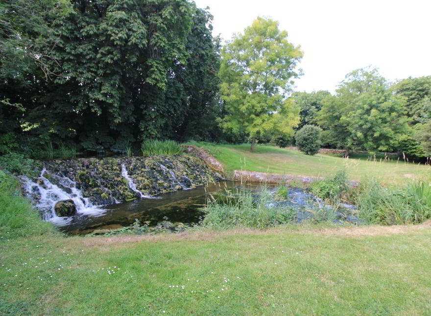 Nalagiri House ( Site) & Refuge Cottage, Firmount, Carrigahorig, Nenagh, E45R202