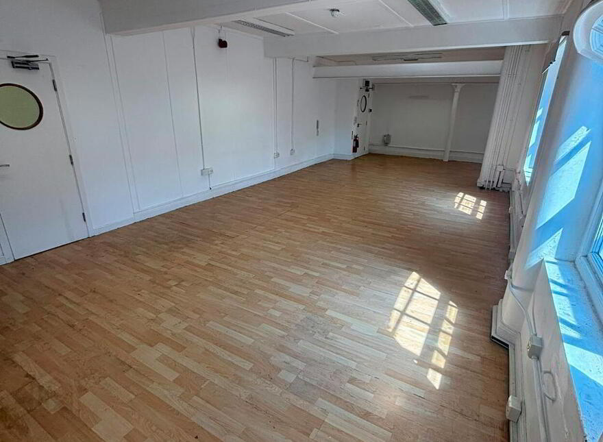 Third Floor Suite, 7-11 Linenhall Street, Belfast, BT2 8AA