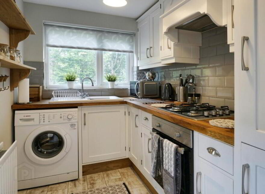 Glenside, 5 Main Street, Crawfordsburn, Bangor, BT19 1JF
