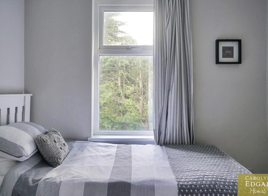 Glenside, 5 Main Street, Crawfordsburn, Bangor, BT19 1JF