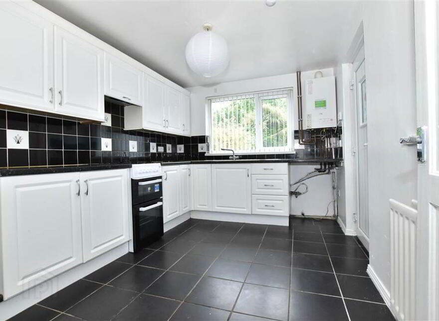 54 Scrabo Road, Newtownards, BT23 4NW
