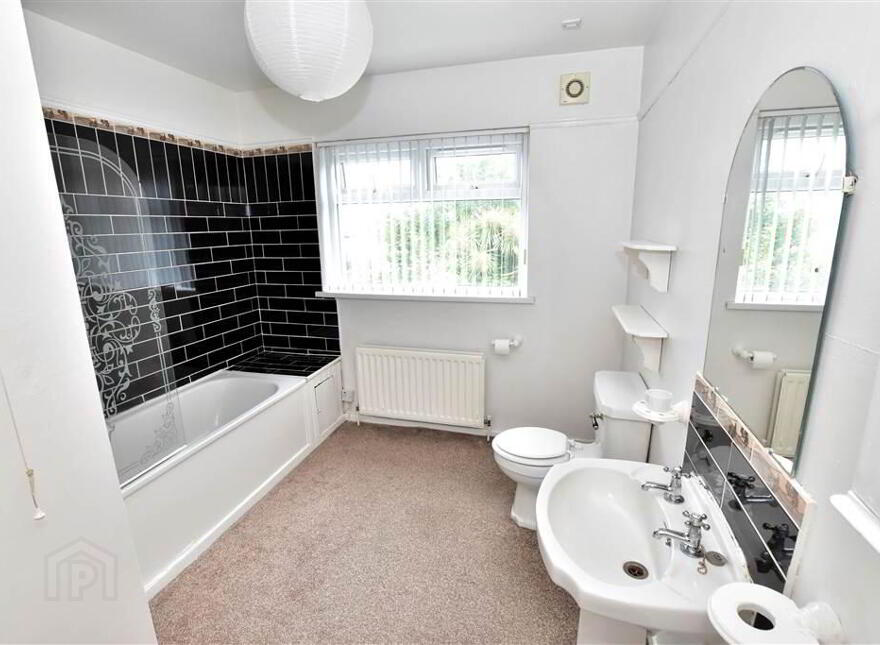 54 Scrabo Road, Newtownards, BT23 4NW