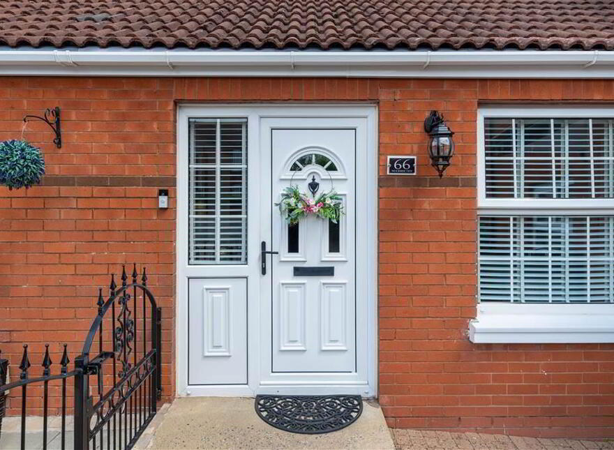 66 Woodside View, Dunmurry, Belfast, BT17 0SU