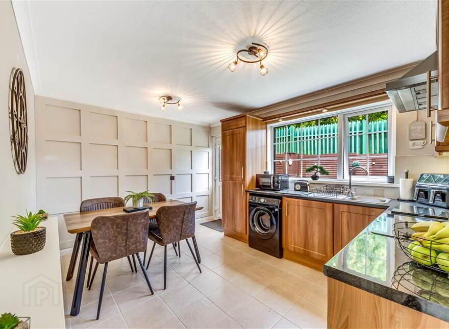 66 Woodside View, Dunmurry, Belfast, BT17 0SU