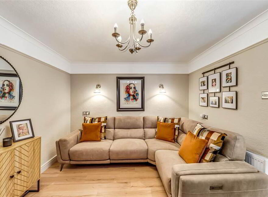 66 Woodside View, Dunmurry, Belfast, BT17 0SU