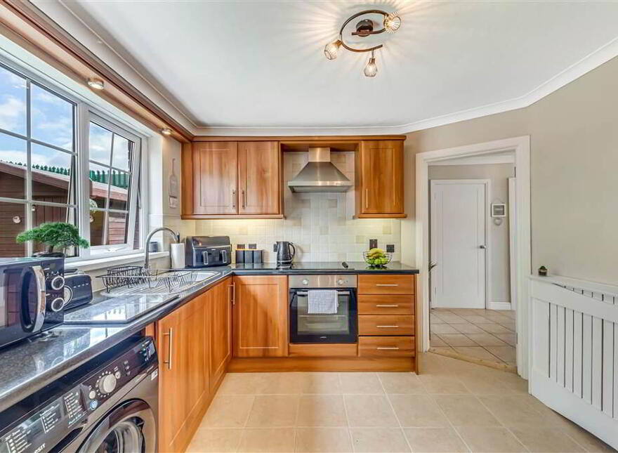 66 Woodside View, Dunmurry, Belfast, BT17 0SU