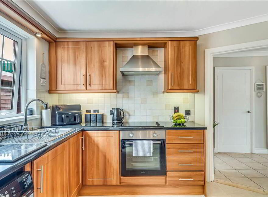 66 Woodside View, Dunmurry, Belfast, BT17 0SU