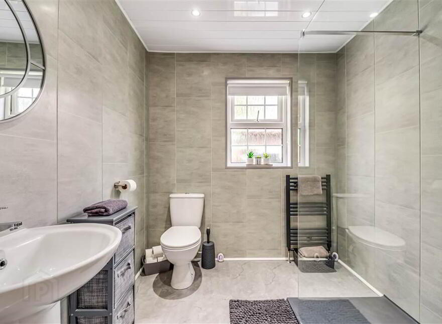 66 Woodside View, Dunmurry, Belfast, BT17 0SU