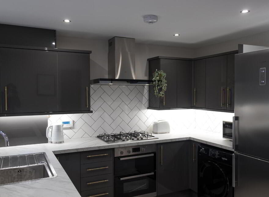 Room 1, 42 Grace Avenue, Belfast, BT5 5JH