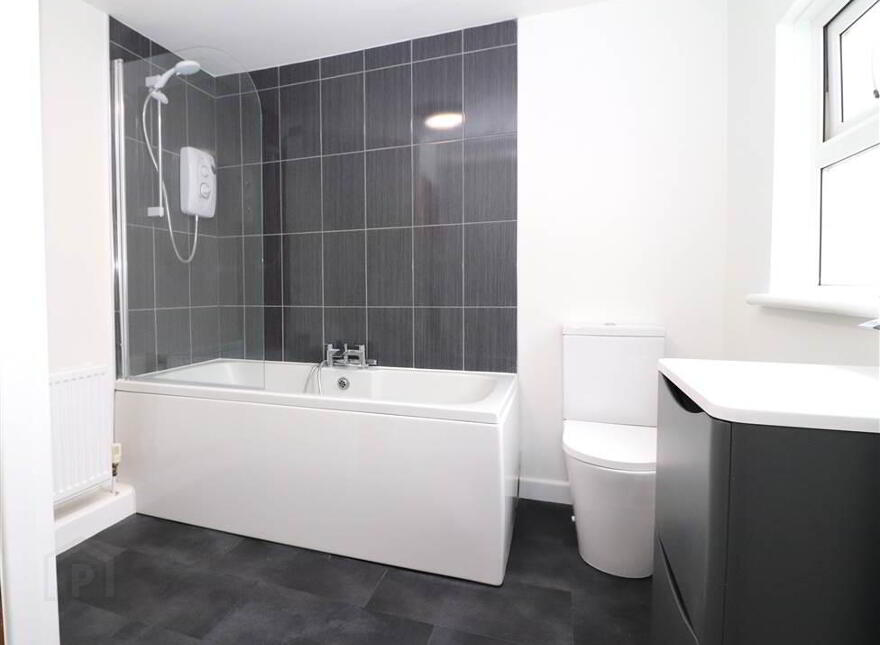 57 Antrim Road, Lisburn, BT28 3EB