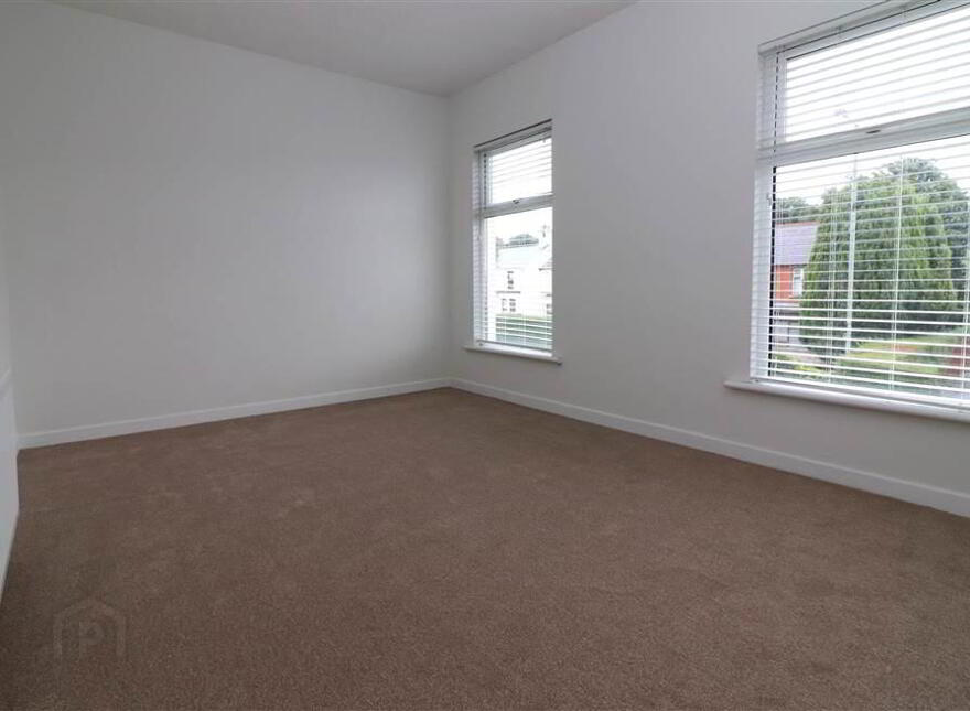 57 Antrim Road, Lisburn, BT28 3EB