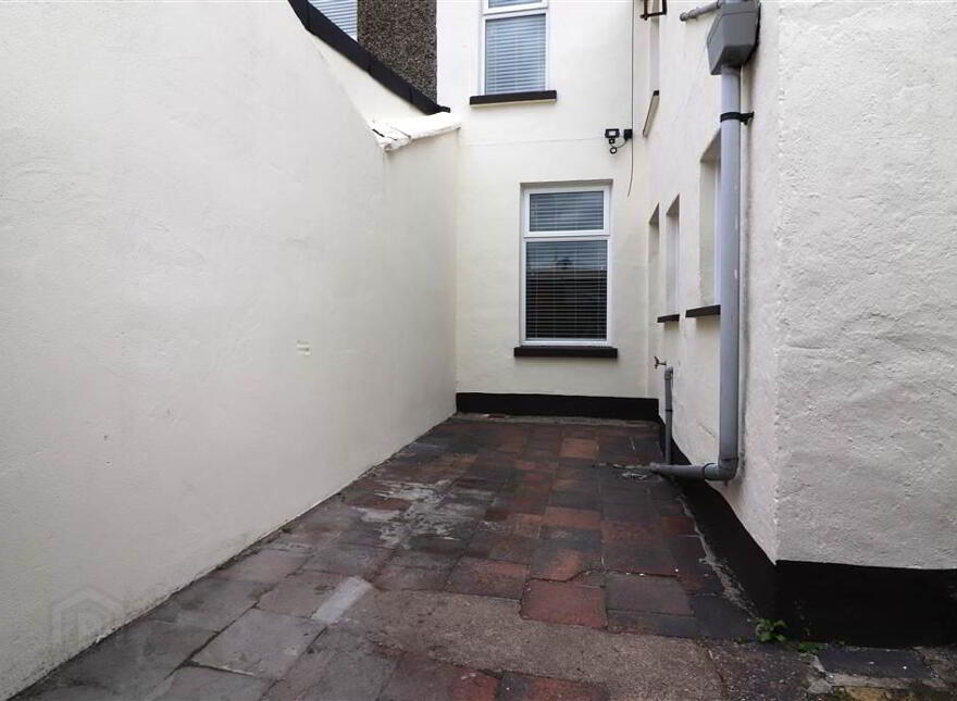 57 Antrim Road, Lisburn, BT28 3EB