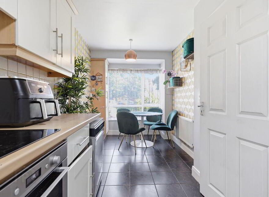 123 The Oaks, Ridgewood, Swords, K67FT65