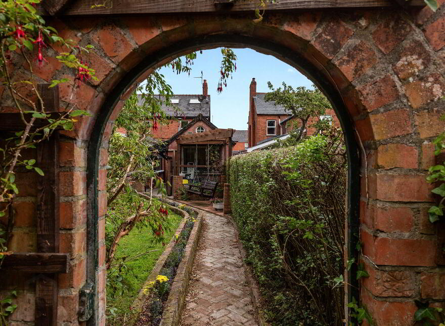 103 Ardenlee Avenue, Belfast, BT6 0AD