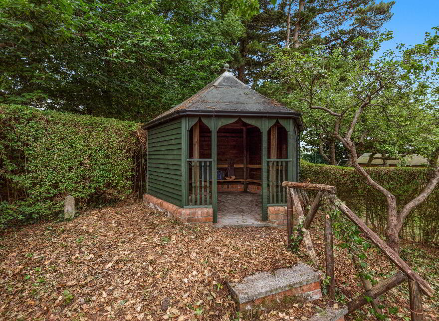 103 Ardenlee Avenue, Belfast, BT6 0AD