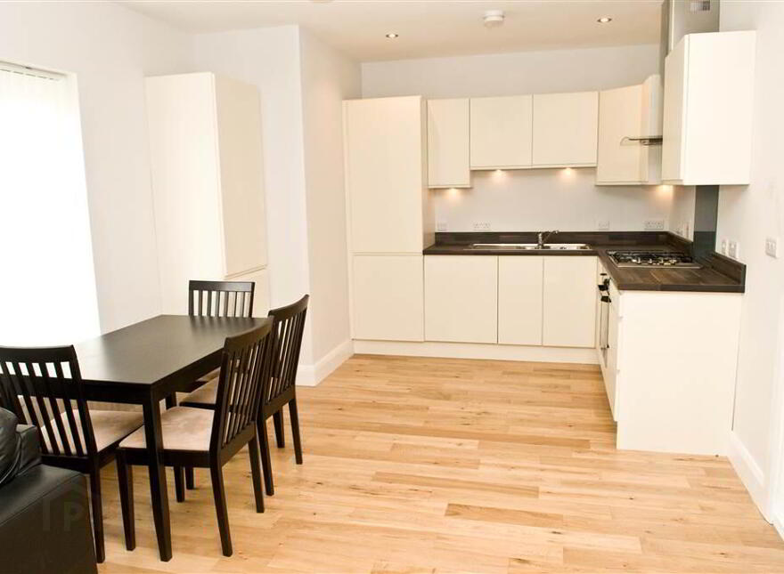 Apt 4, 201 Holywood Road, Belfast, BT4 2DG