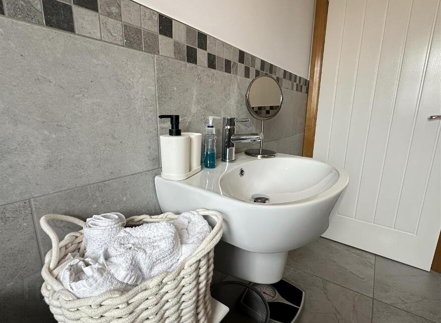 34 Sawhill Park, Annalong, Newry, BT34 4GP