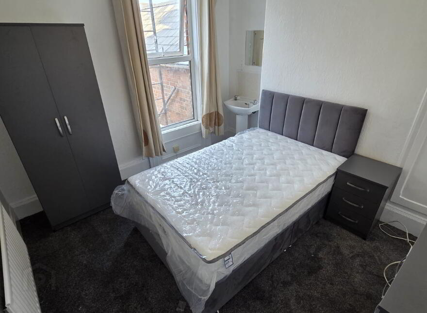 Room 4, 47 Malone Avenue, Belfast, BT9 6EP