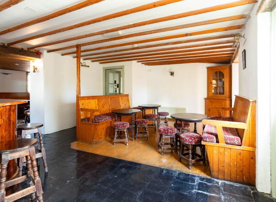 Lil McCarthys, Main Street, Castletownshend, P81PX85