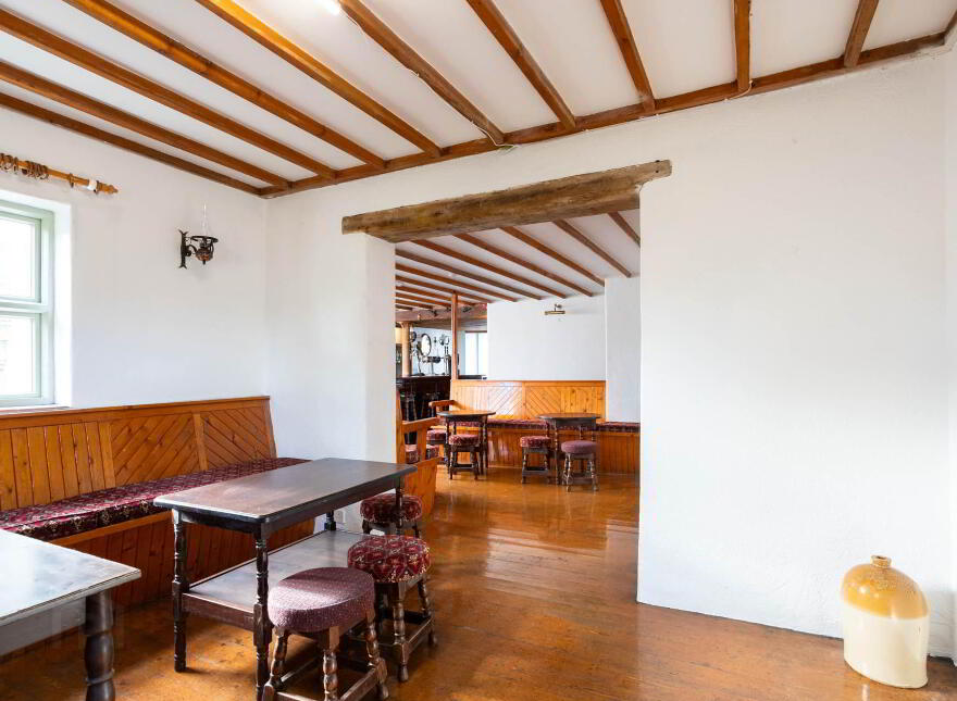 Lil McCarthys, Main Street, Castletownshend, P81PX85