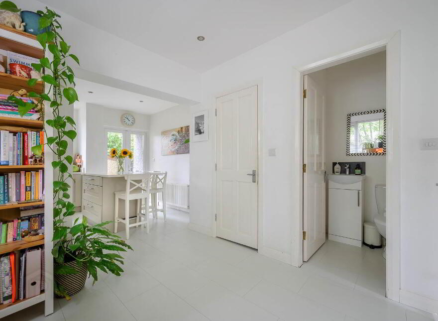 6 Hillview Place, Holywood, BT18 9DL