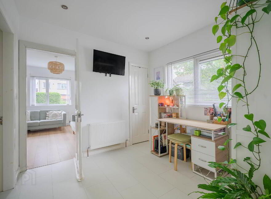 6 Hillview Place, Holywood, BT18 9DL