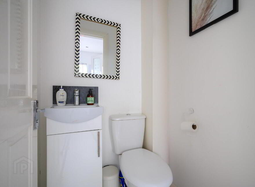 6 Hillview Place, Holywood, BT18 9DL