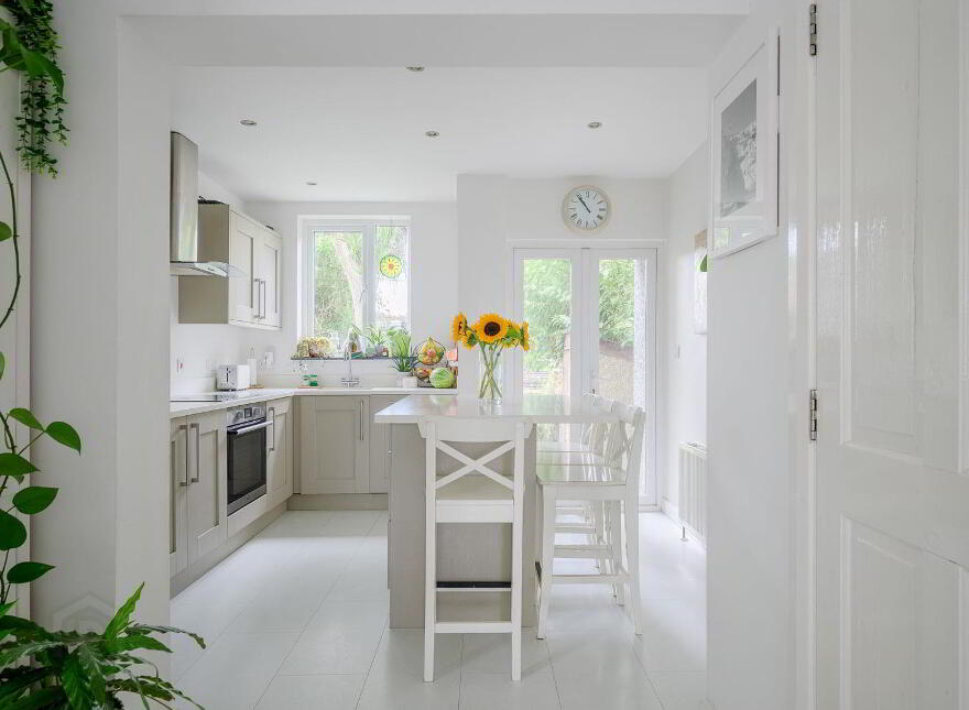 6 Hillview Place, Holywood, BT18 9DL