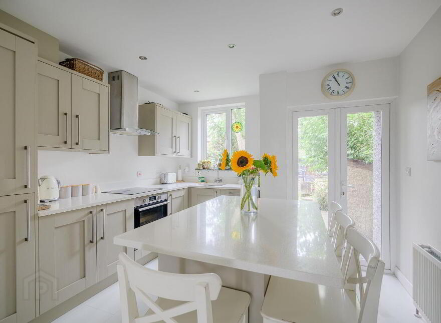 6 Hillview Place, Holywood, BT18 9DL