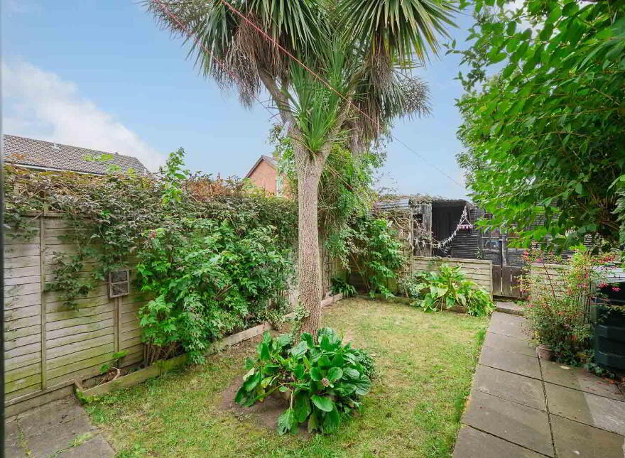 6 Hillview Place, Holywood, BT18 9DL