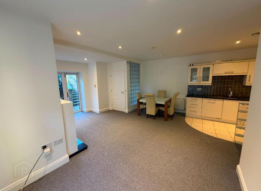 19 The Crescent, Harbour Heights, Passage West, T12K721
