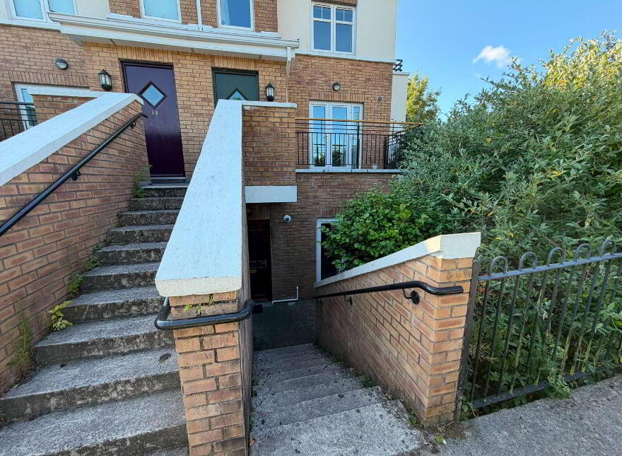 19 The Crescent, Harbour Heights, Passage West, T12K721