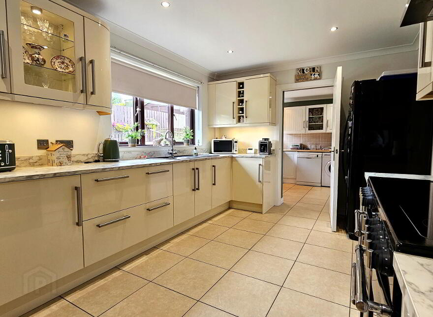 24 Larchwood Avenue, Banbridge, BT32 3XH