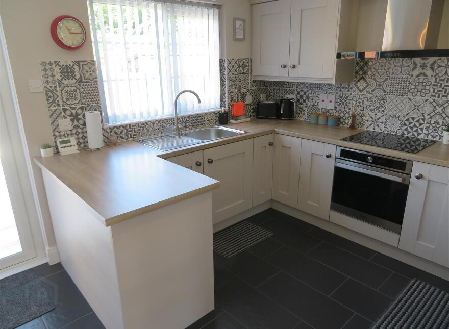 8 Oaktree Manor, Waringstown, Craigavon, BT66 7PG