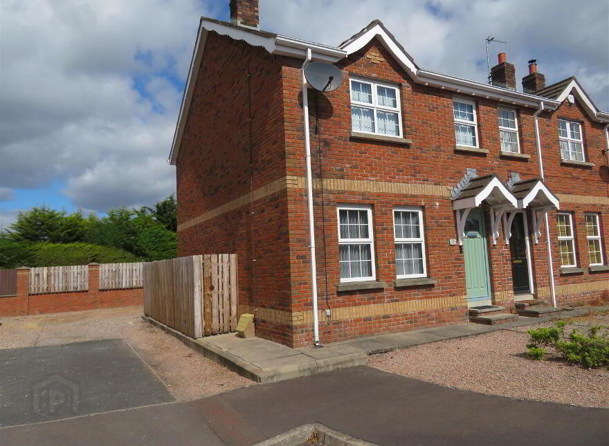 8 Oaktree Manor, Waringstown, Craigavon, BT66 7PG
