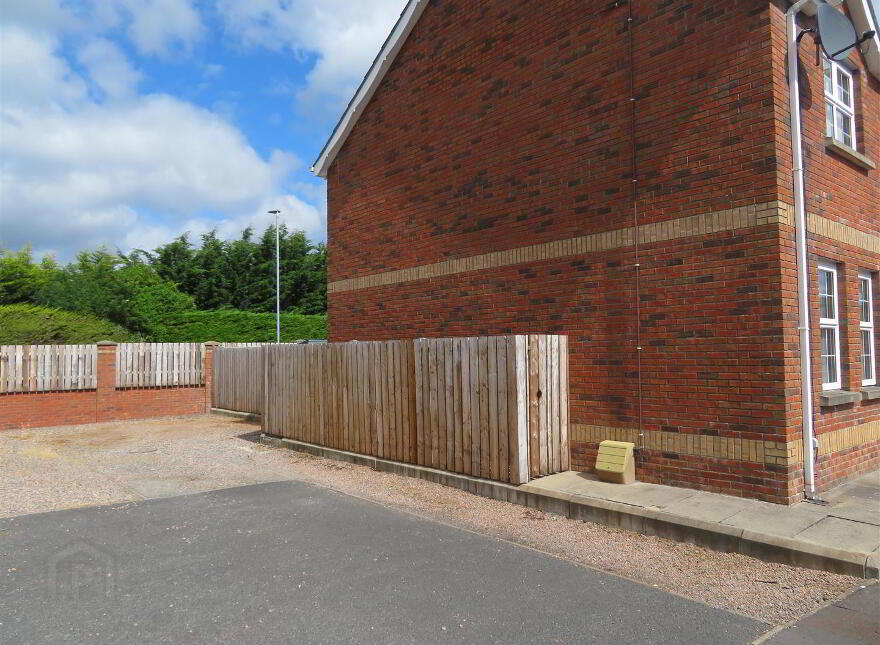 8 Oaktree Manor, Waringstown, Craigavon, BT66 7PG
