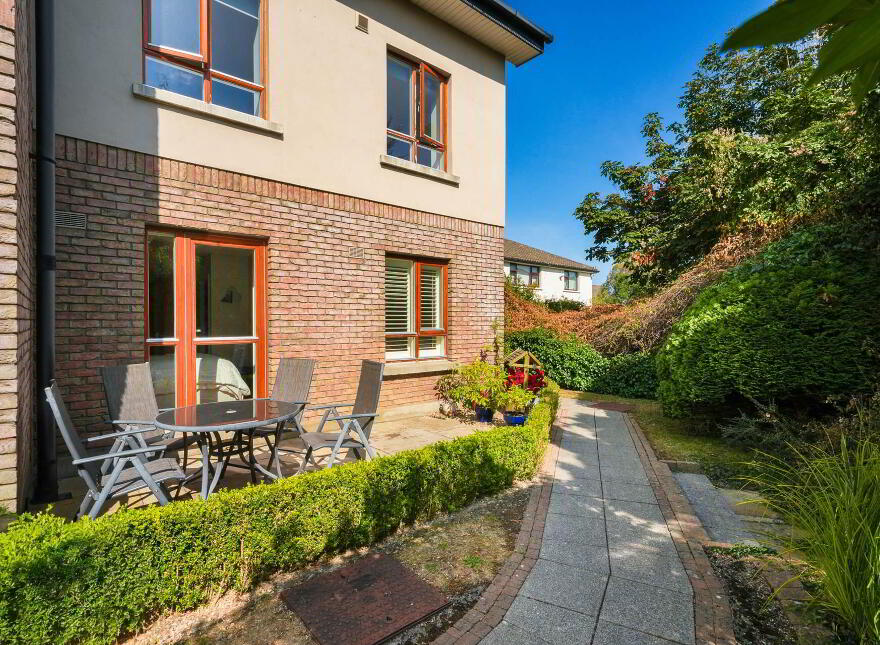 Apt 1, El Pinar, Kilgobbin Road, Sandyford, Dublin, D18PT63