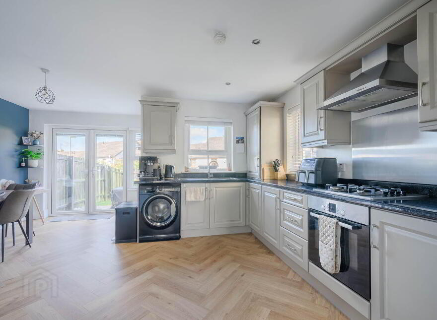 10 River Hill Crescent, Newtownards, BT23 7FQ