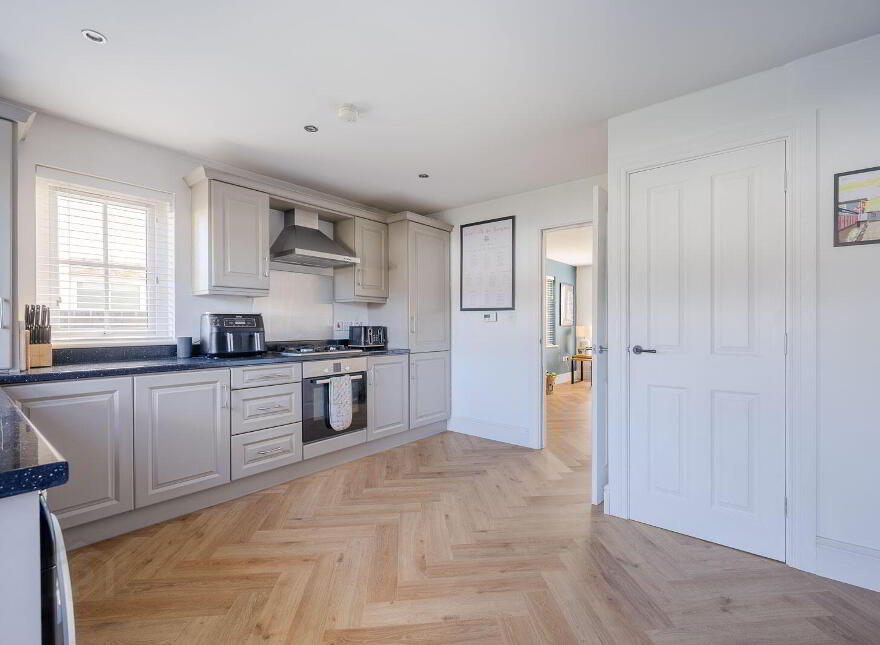 10 River Hill Crescent, Newtownards, BT23 7FQ